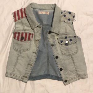 Sleeveless jean jacket